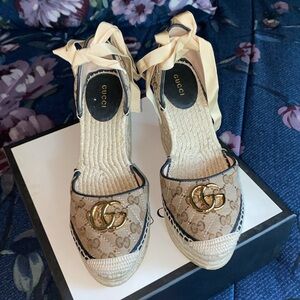 Beautiful Gucci Logo Espadrille Heels